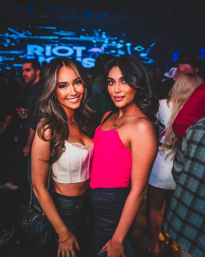 2 smiling friends